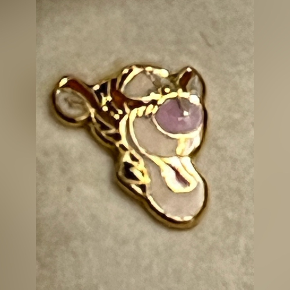 VINTAGE DISNEY TIGGER EARRINGS. - Picture 4 of 7
